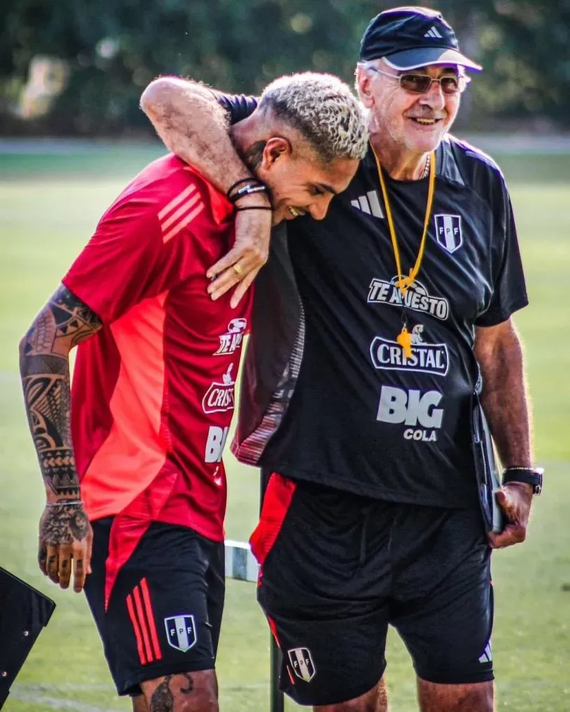 Jorge Fossati con Paolo Guerrero en la Selección Peruana. (Foto: FPF).