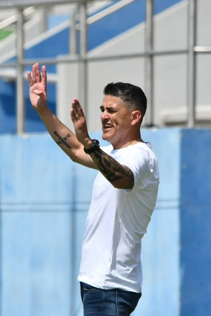 Norberto Araujo es DT de Deportivo Cuenca. (Foto: Imago)