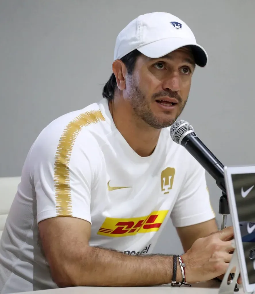 Bruno Marioni siendo técnico de Pumas. (Foto: IMAGO).