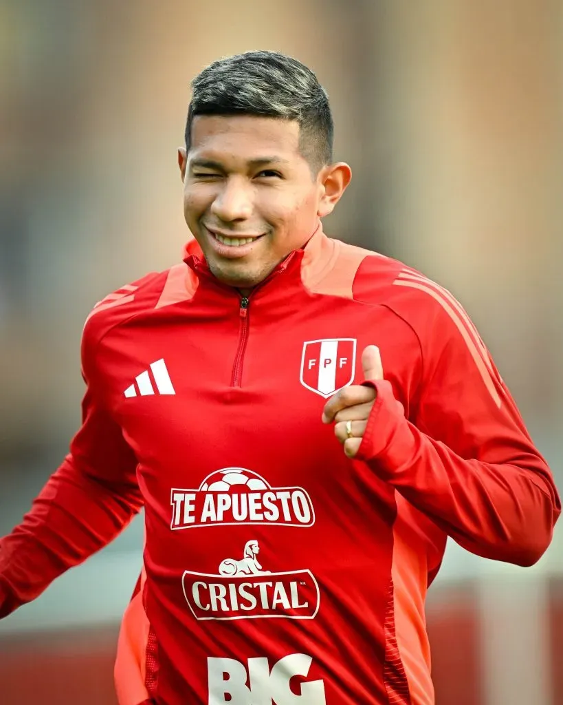 Edison Flores en los entrenamientos con Perú. (Foto: FPF).