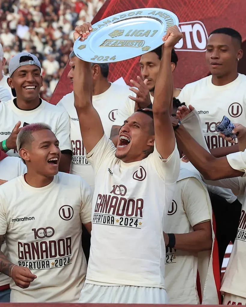 Alex Valera celebrando el título del Apertura 2024. (Foto: IMAGO).