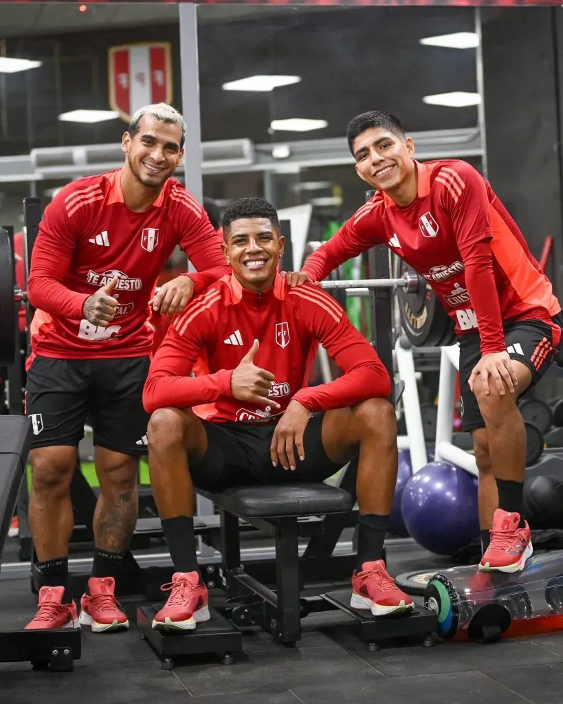 Selección Peruana entrena para jugar contra Chile. (Foto: FPF).