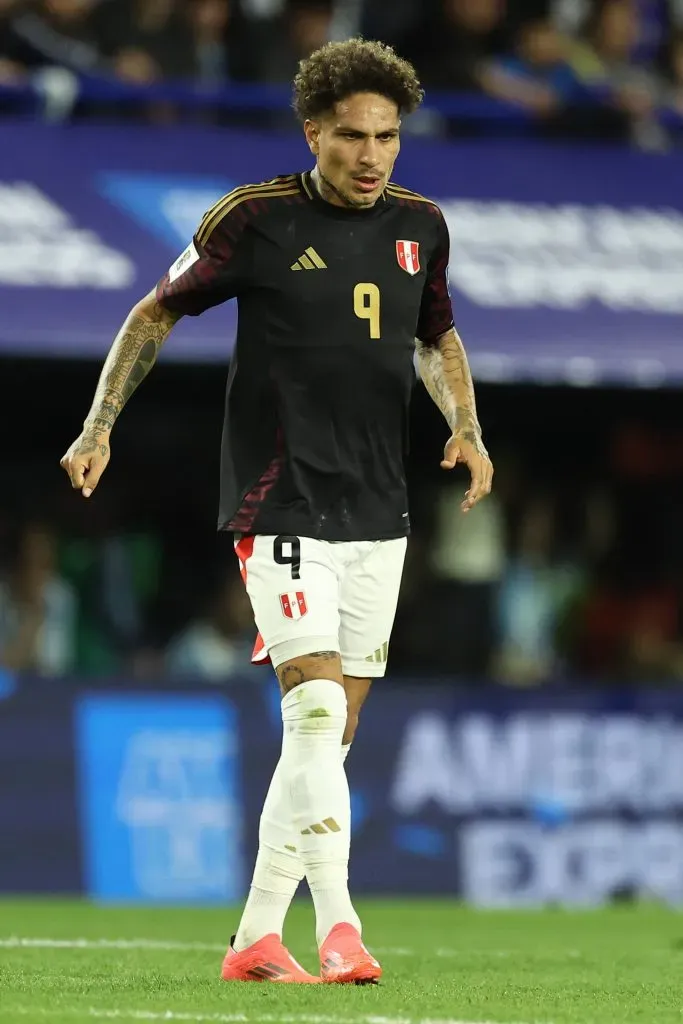 Paolo Guerrero contra Argentina. (Foto: IMAGO).