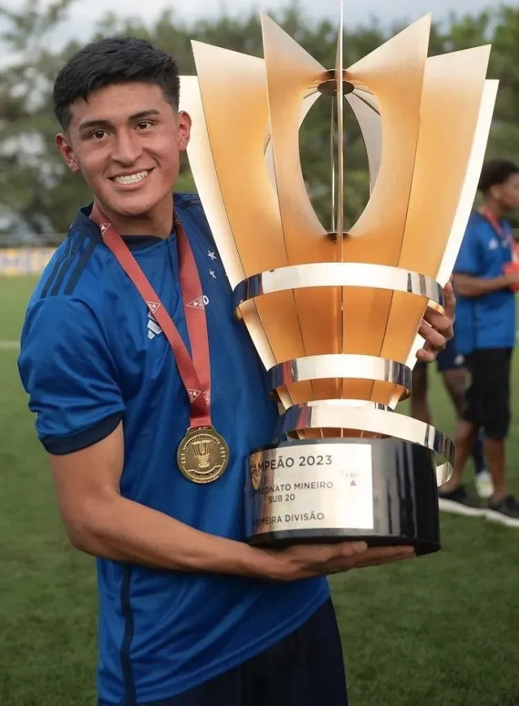 Carlos Gómez siendo campeón en Brasil. (Foto: Twitter).