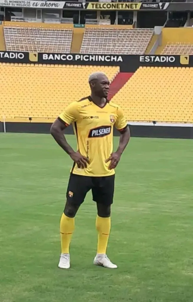 Felipe Caaicedo con la camiseta de Barcelona SC. Foto: Ecuagol.