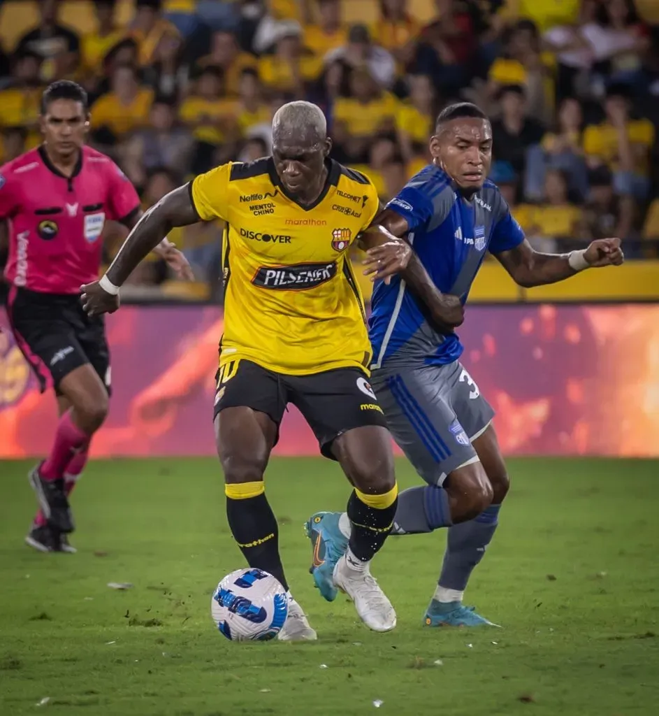 Felipe Caicedo jugó más de media hora en el Clásico del Astillero. (Foto: @BarcelonaSC)