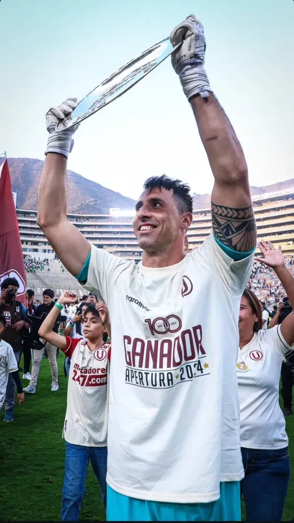 Sebastián Britos celebrando un título. (Foto: Prensa “U”).