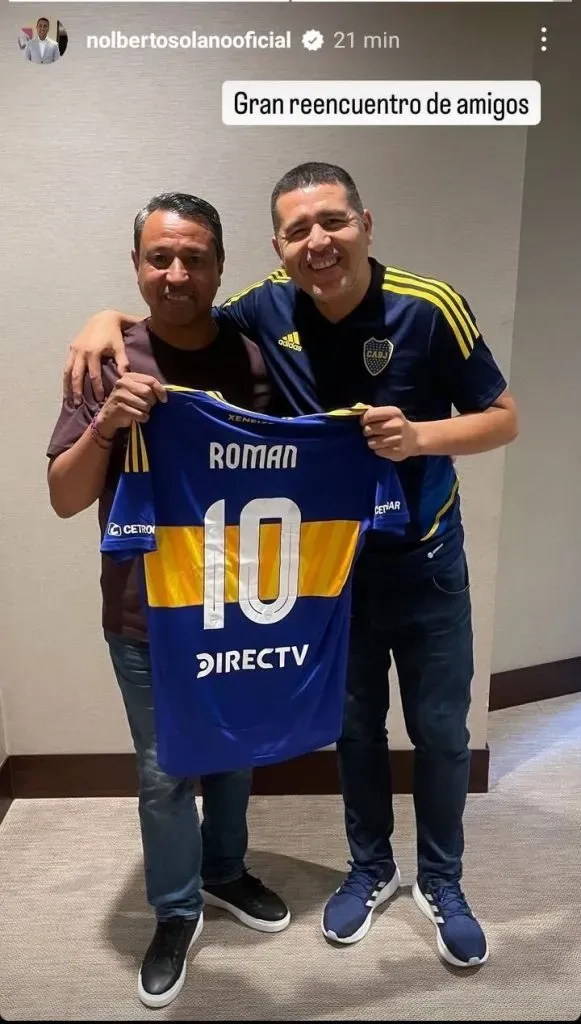 Nolberto Solano con Juan Román Riquelme. (Foto: Instagram).