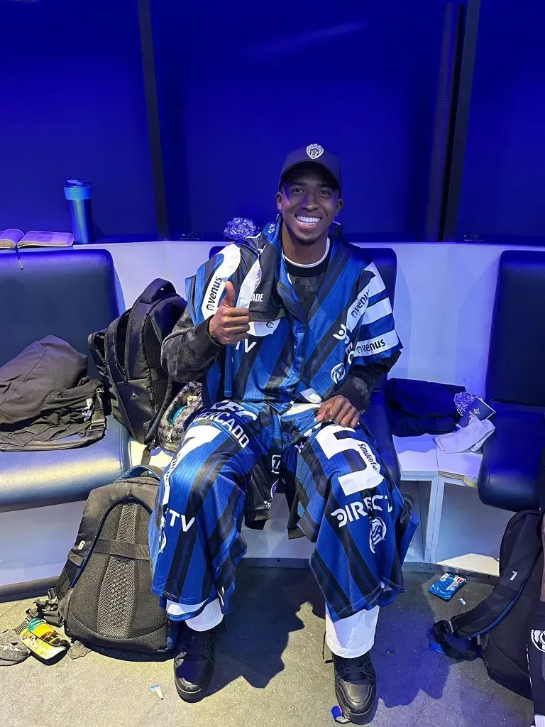 Pacho estuvo en el vestuario de Independiente del Valle.