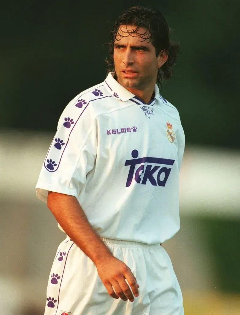 Juan Eduardo Esnáider con la camiseta del Real Madrid (Foto: AS)