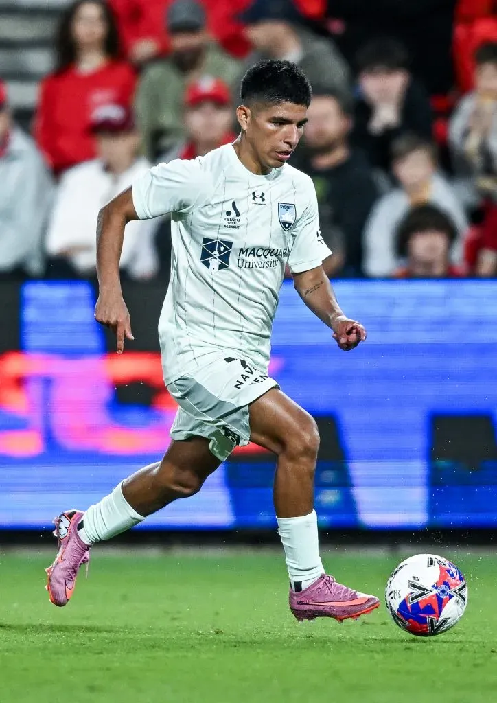 Piero Quispe jugando en el partido entre Sydney FC vs. Adelaide United en su debut en la A-League de Australia. (Foto: Getty Images)