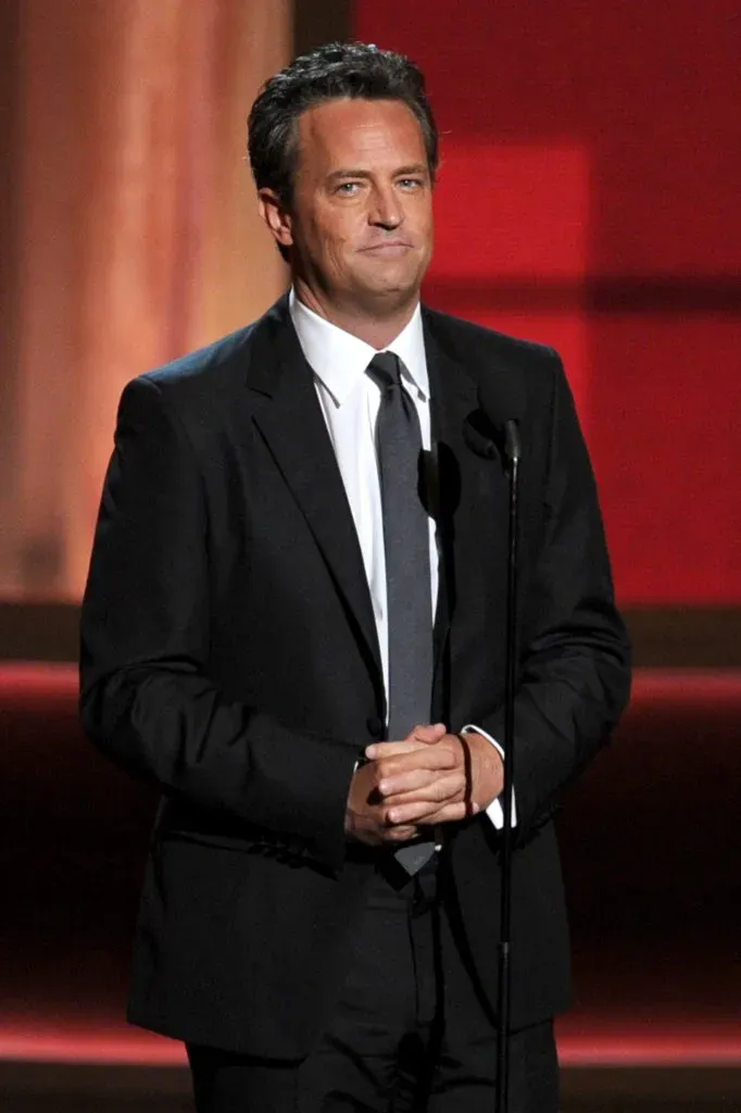 El actor Matthew Perry, quien falleció en días recientes, no es pariente de Luke Perry. Imagen: Getty Images.