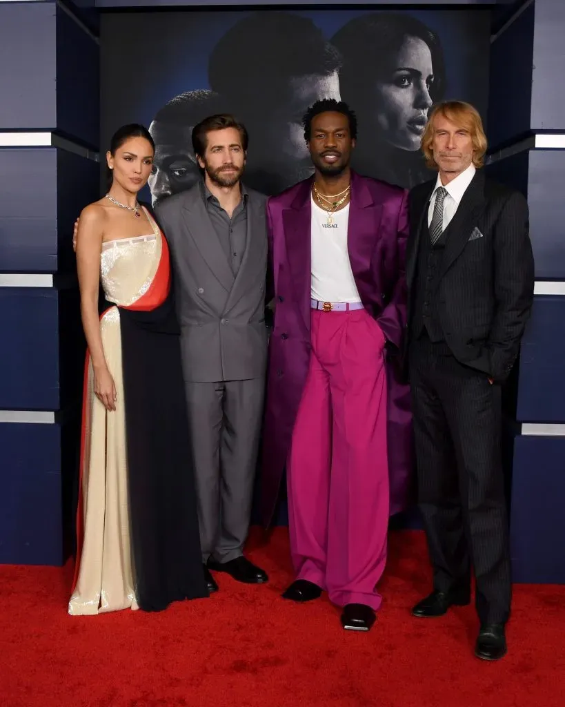 Eiza Gonzalez, Jake Gyllenhaal, Yahya Abdul-Mateen II y Michael Bay asisten al estreno en Los Angeles de Ambulancia, en el Academy Museum of Motion Pictures el 04 de abril de 2022 en Los Angeles, California. Imagen: Getty Images.