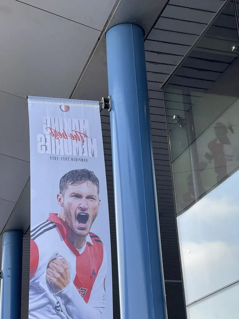 Imagen de Giménez en el estadio del Feyenoord (TW Adrián Esparza)