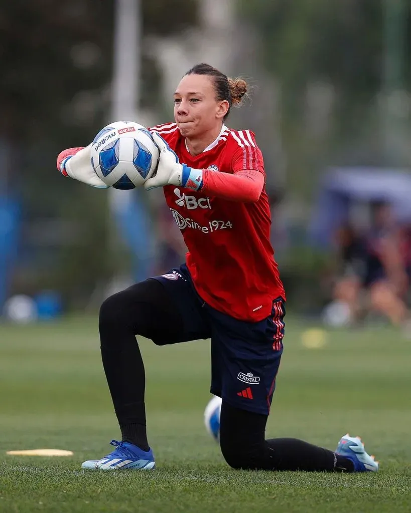 Christiane Endler en la Roja. Crédito: La Roja.