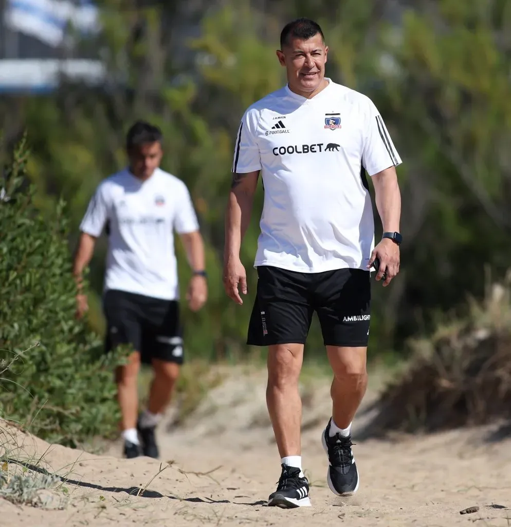 Jorge Almirón, liderando la pretemporada en Uruguay. (Foto: Colo Colo)