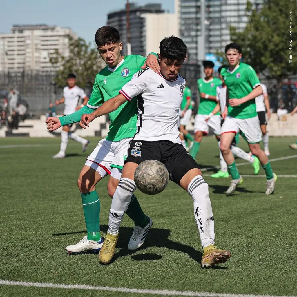 Colo Colo enfrentándose al Audax Italiano en el Fútbol Joven. (Foto: colocolofutboljoven)