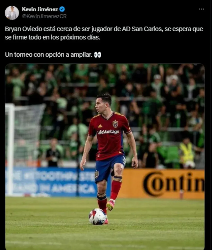 Bryan Oviedo sería nuevo jugador de San Carlos.