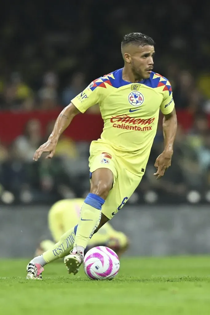 Jonathan Dos Santos, durante el partido de la jornada 13 del torneo Apertura 2023. Foto: Imago7