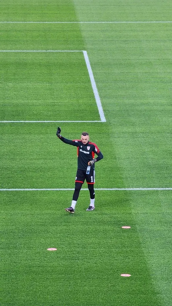 La ovación para Armani en la entrada en calor (Foto: LPM)