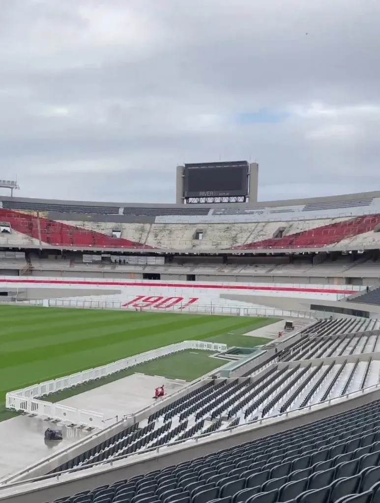 River avanza en la colocación de plateas en la Sívori Alta. Fuente: (Obras River Plate).