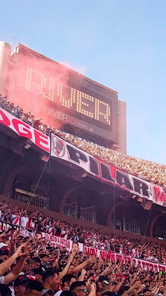 La pantalla ante Talleres. Foto: @ObrasRiverPlate