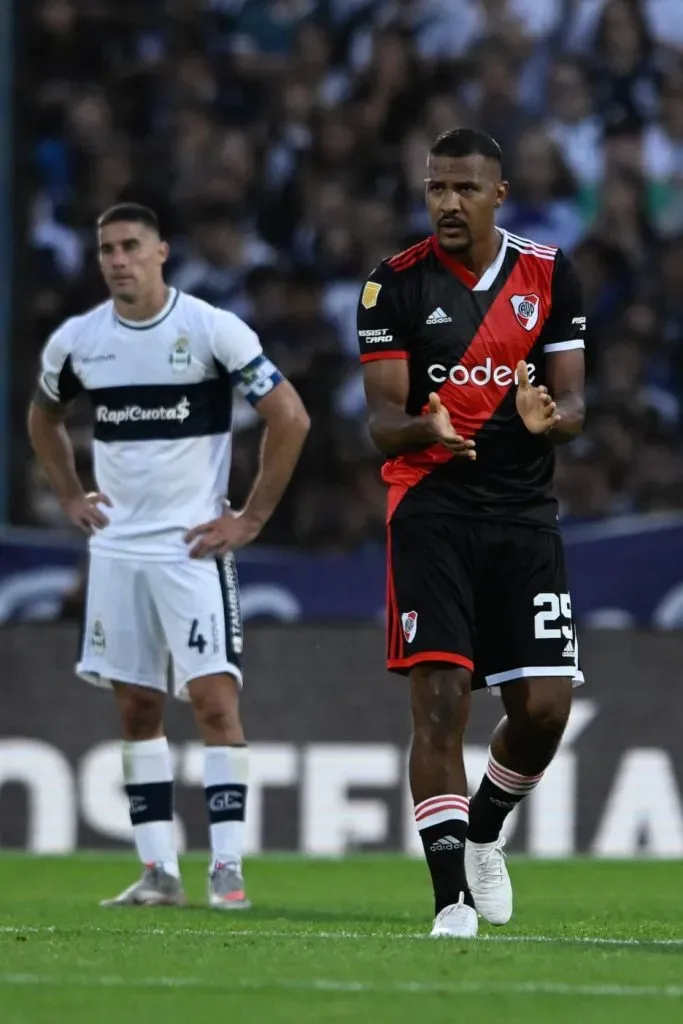 Salomón Rondón le anotó un golazo a Gimnasia. (Foto: La Página Millonaria/ Diego Haliasz)