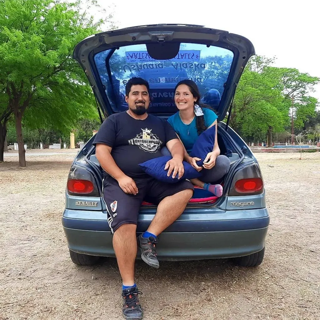 Mauri y Mica, una pareja de argentinos que viaja por el mundo (FOTO: INSTAGRAM @viajando.para.vivir)