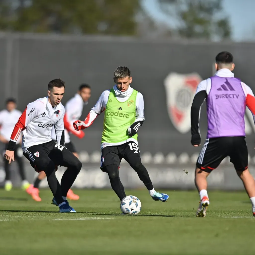 Postal de la pretemporada de River.