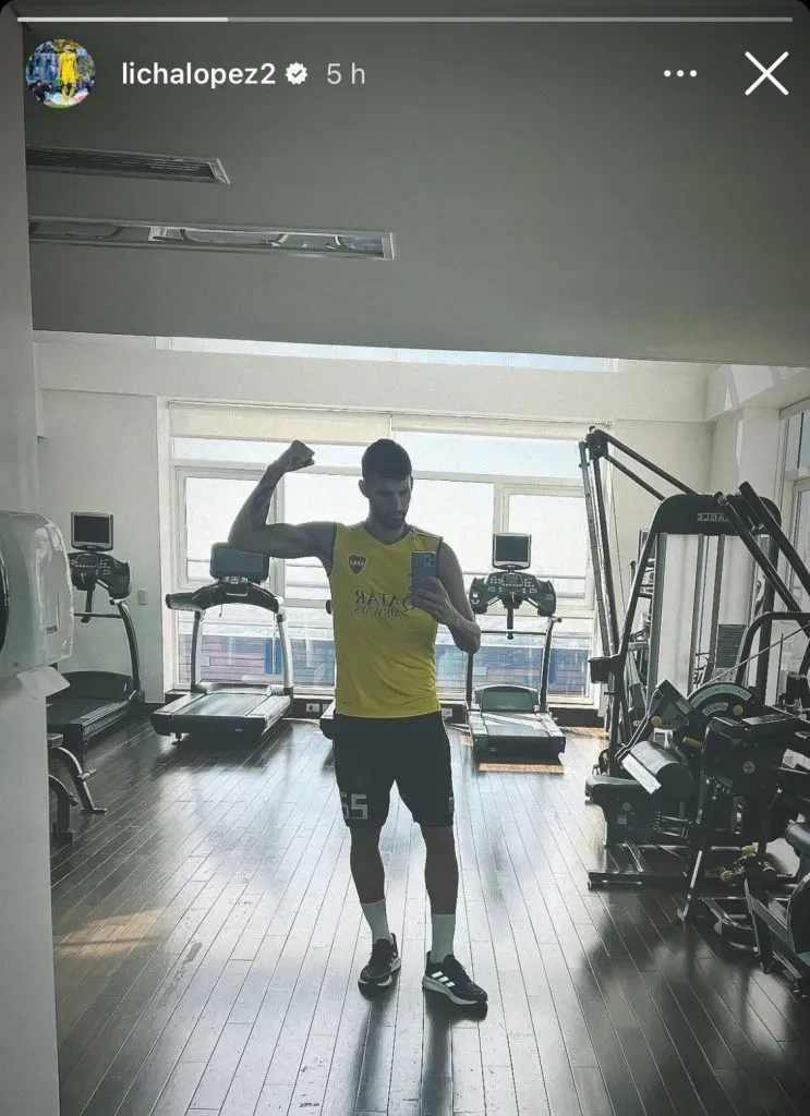 Lisandro López, entrenando con la camiseta de Boca.