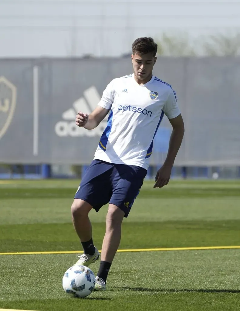 Anselmino, durante una práctica en Boca Predio. Foto: Imago.