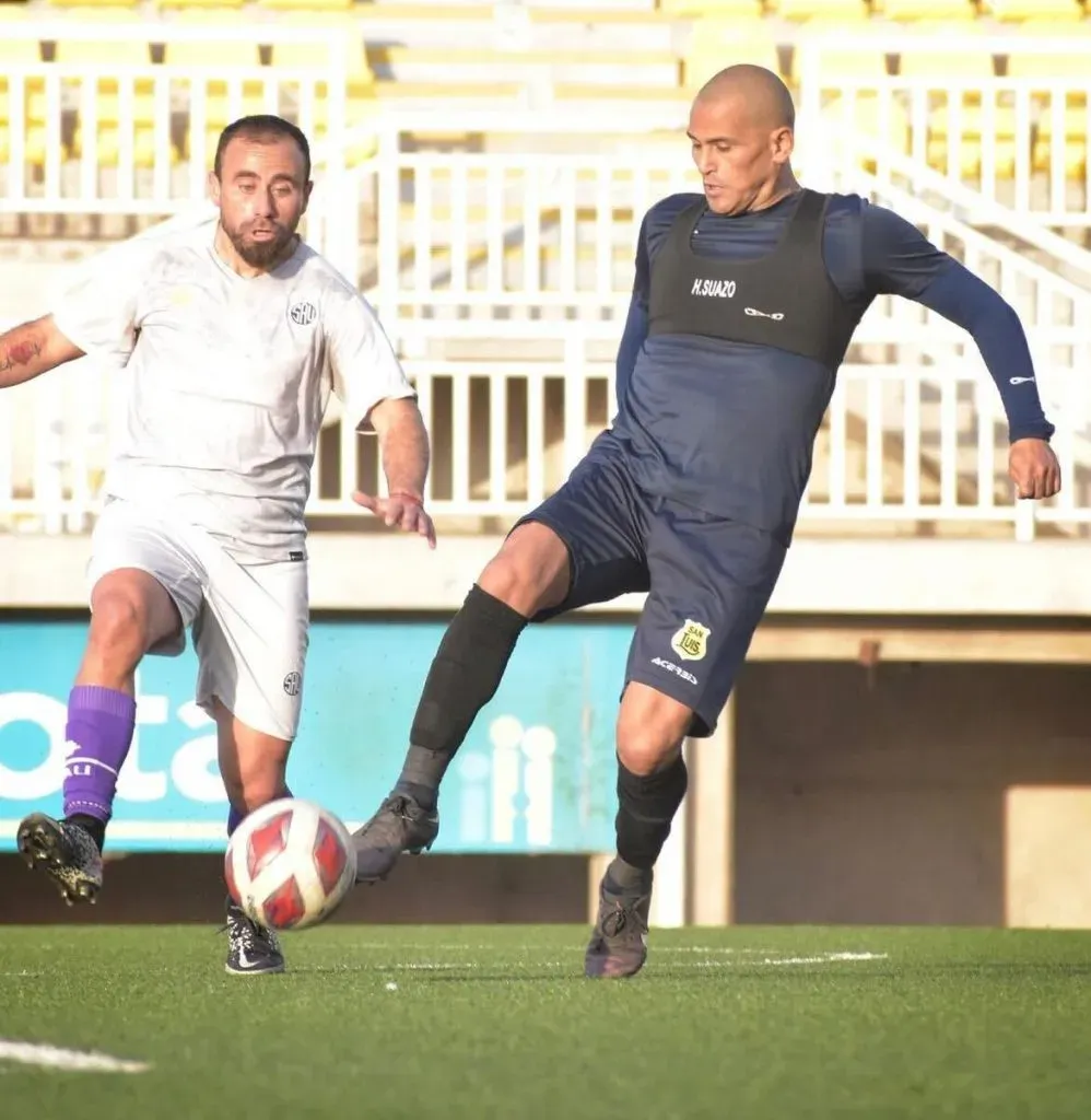 Humberto Suazo lleva 10 goles en la temporada en Primera B. Foto: San Luis.