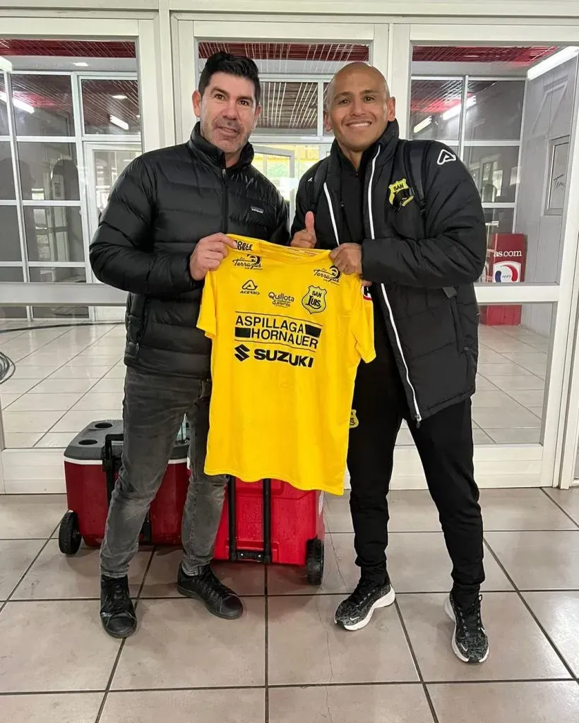 Suazo le regaló su camiseta a Marcelo Salas (Instagram)