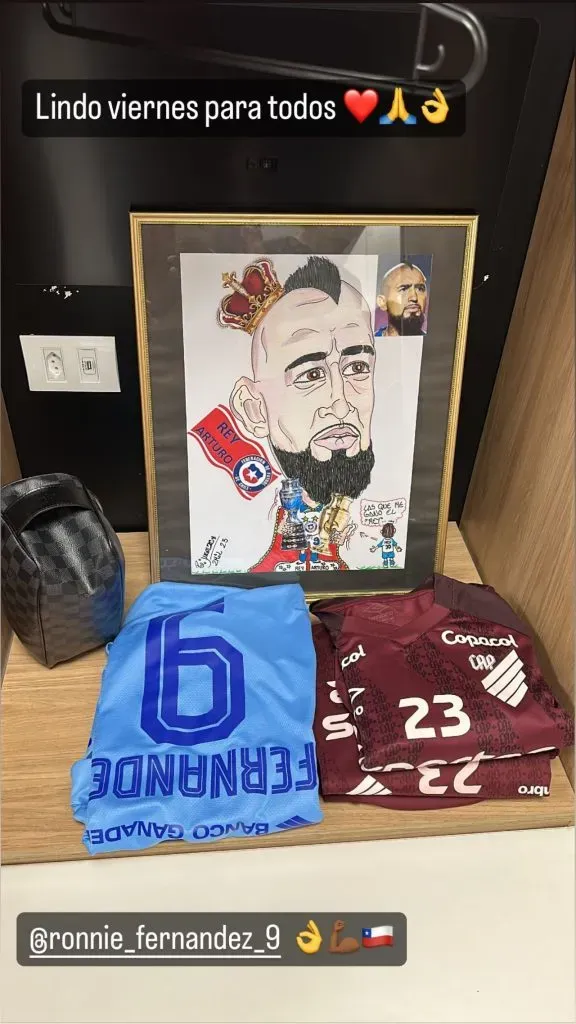 El doble regalo de Ronnie Fernández a Arturo Vidal (@kingarturo23oficial)