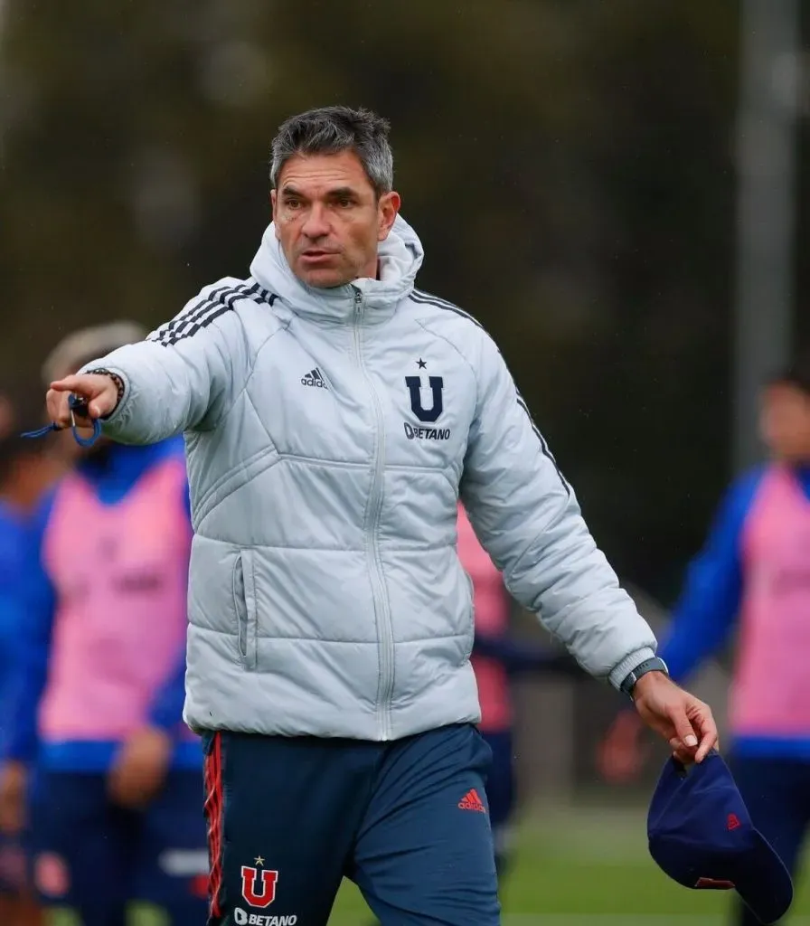 Mauricio Pellegrino no baja los brazos en la U. Foto: U. de Chile