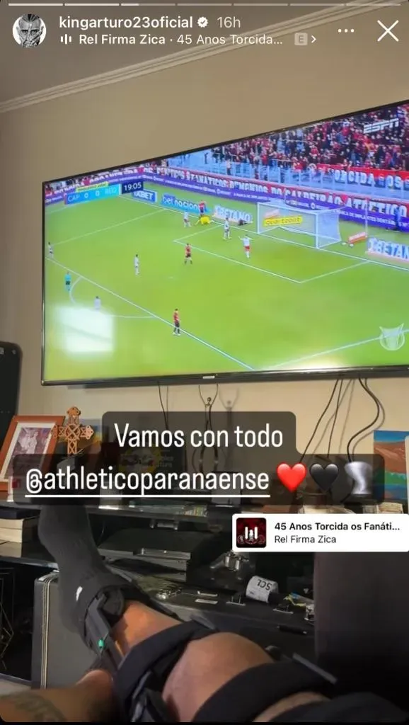 Arturo Vidal no acompañó a Colo Colo y los dejó sin su cábala. Foto: Instagram.