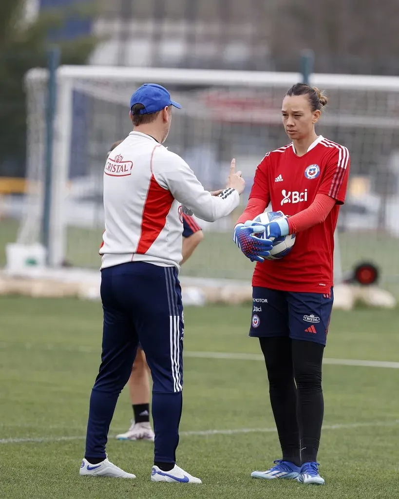 Endler ya está trabajando con la Roja Femenina rumbo a Santiago 2023. | Foto: Comunicaciones ANFP