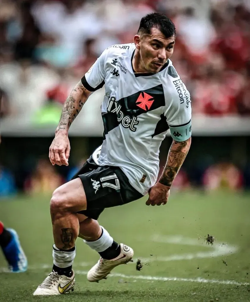 Gary Medel sigue siendo capitán de Vasco da Gama.