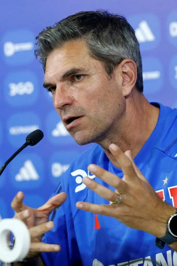 Mauricio Pellegrino continúa siendo el técnico de la U (Photosport)