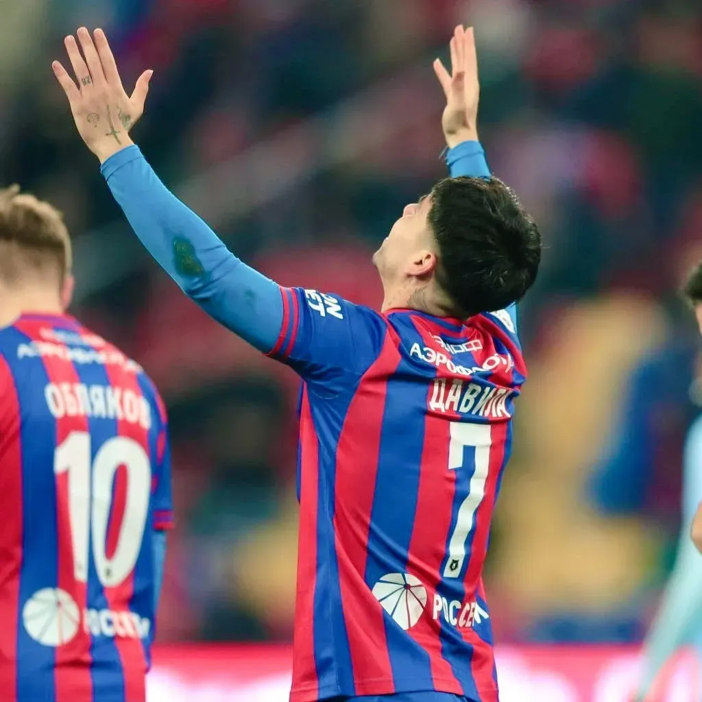 Dávila celebra su segundo gol con el CSKA en Moscú.