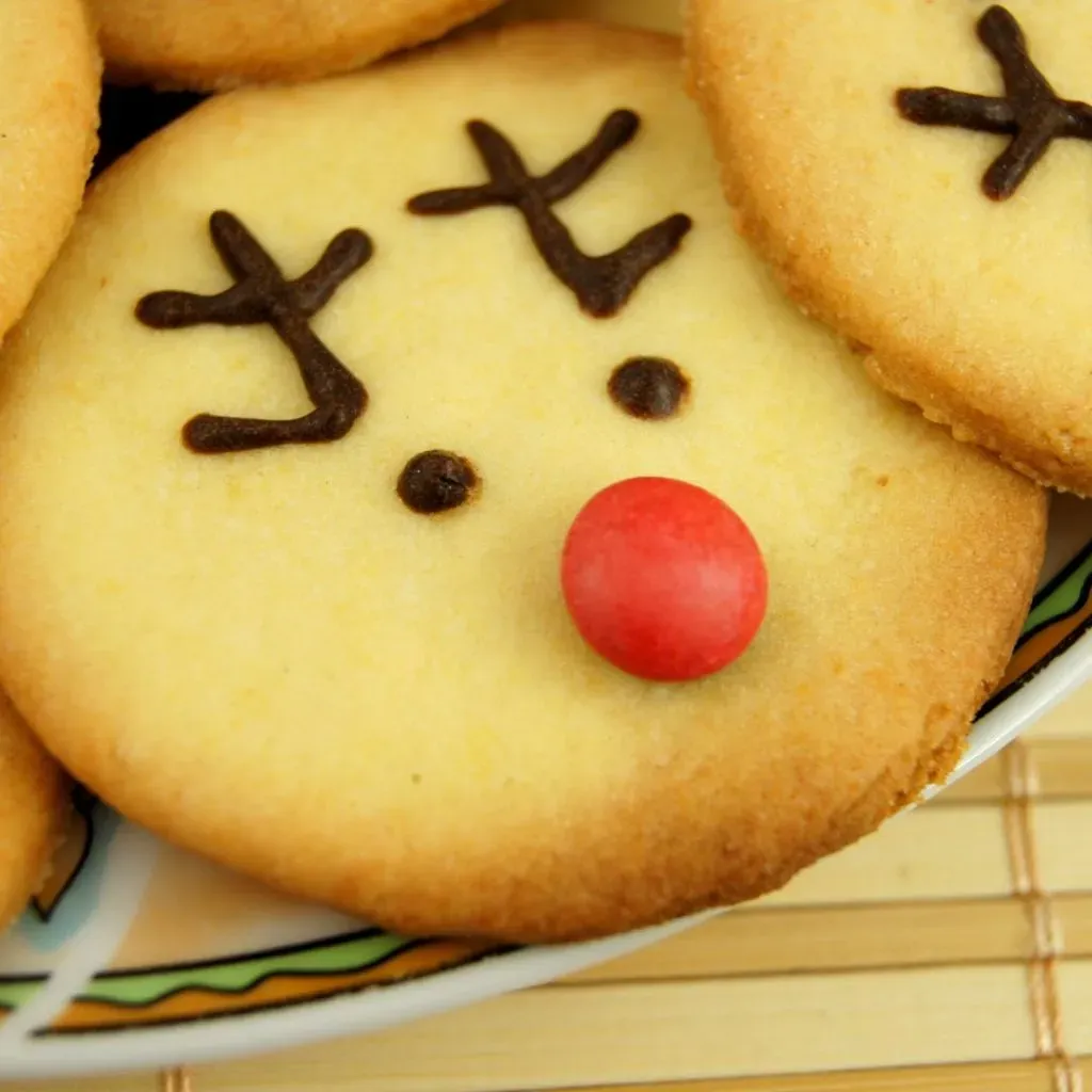 Galleta de renos de Navidad un glaseado café.