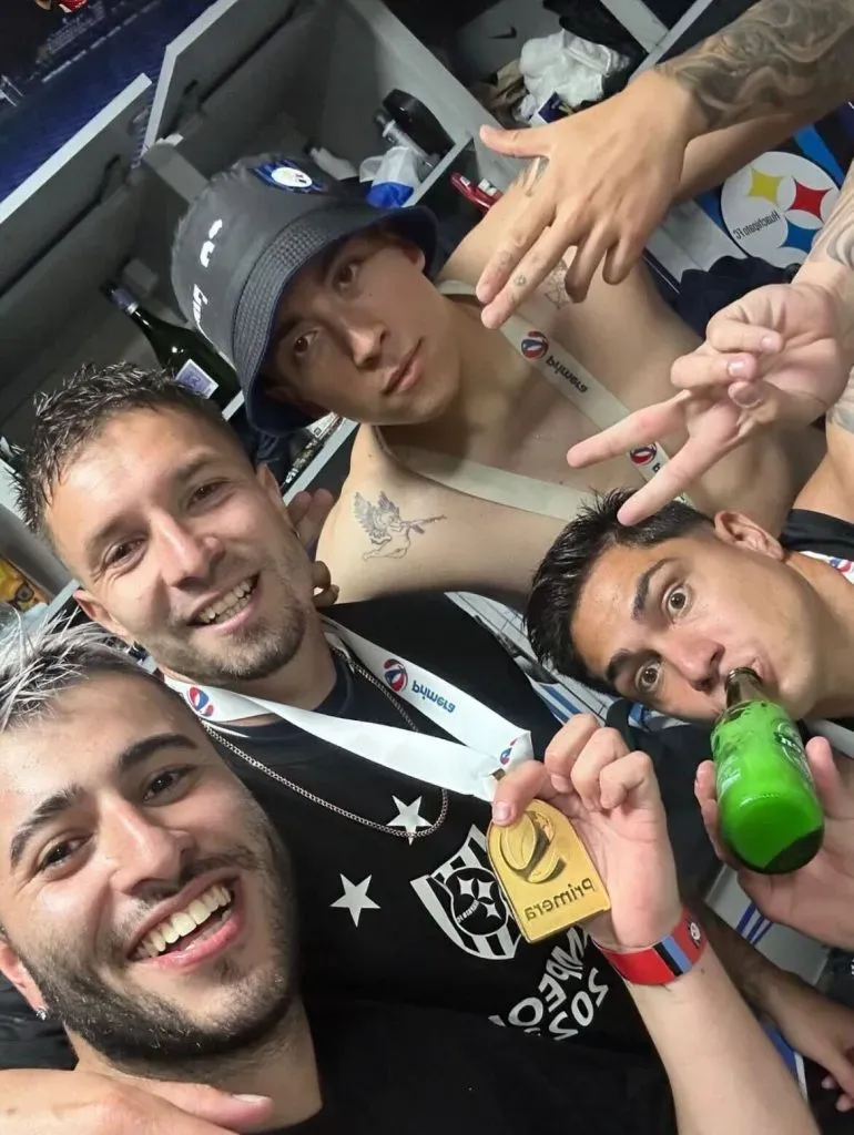 En la interna del camarín de Huachipato campeón. Foto: Instagram.