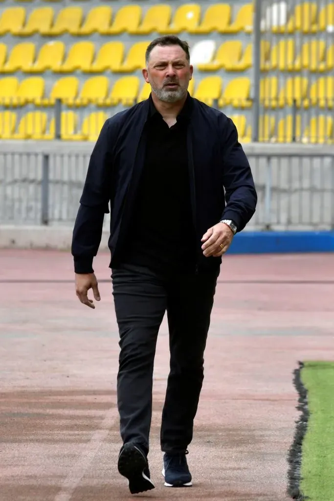 Hernán Caputto duró tres meses como técnico de Ñublense (Photosport)