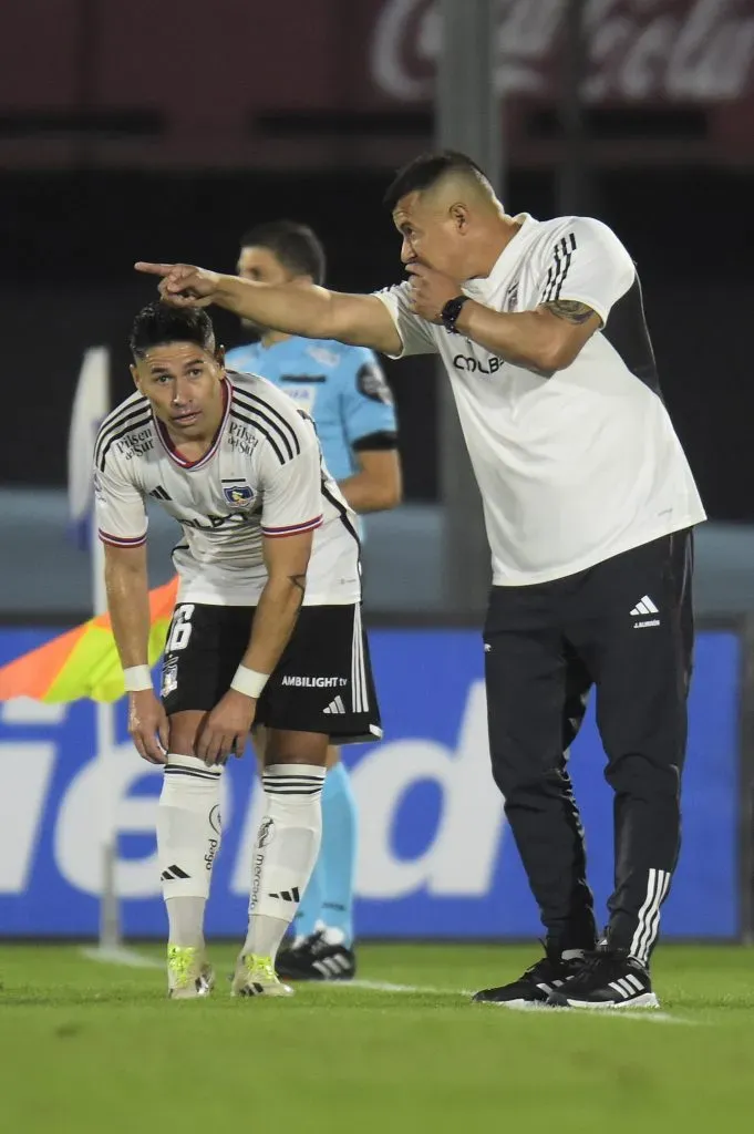 Jorge Almirón tuvo su primer partido en la banca de Colo Colo. Foto: Photosport.