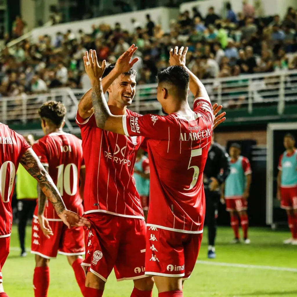 Los aplausos y elogios en Huracán fueron para el titiritero Alarcón.