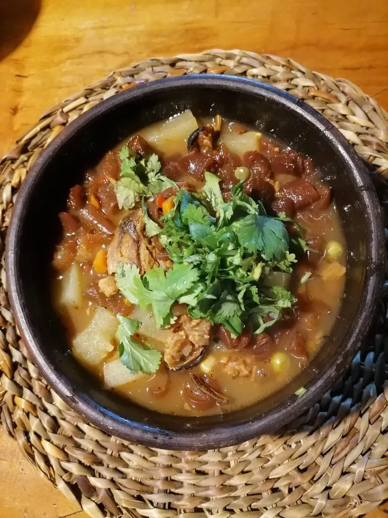 Foto de @karinasalasborq – Carbonada sureña con cochayuyo y cholgas secas.