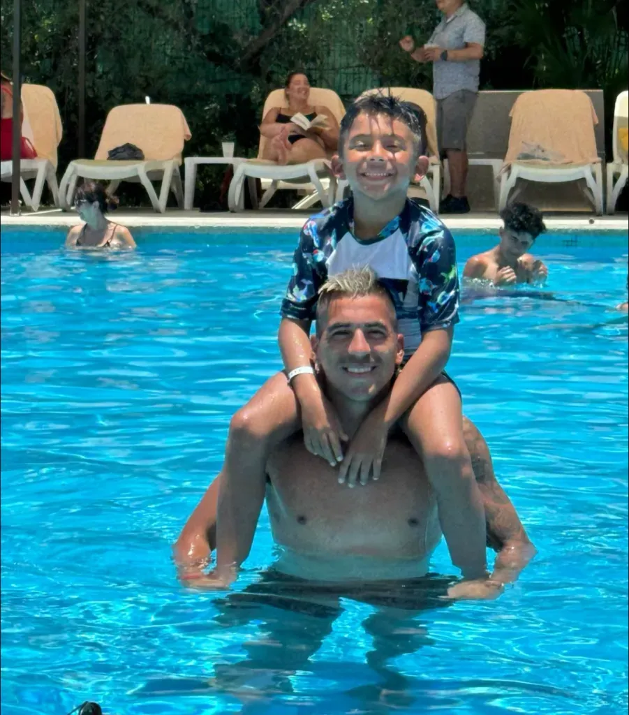 Leandro Fernández disfruta con su hijo Ramiro en México.