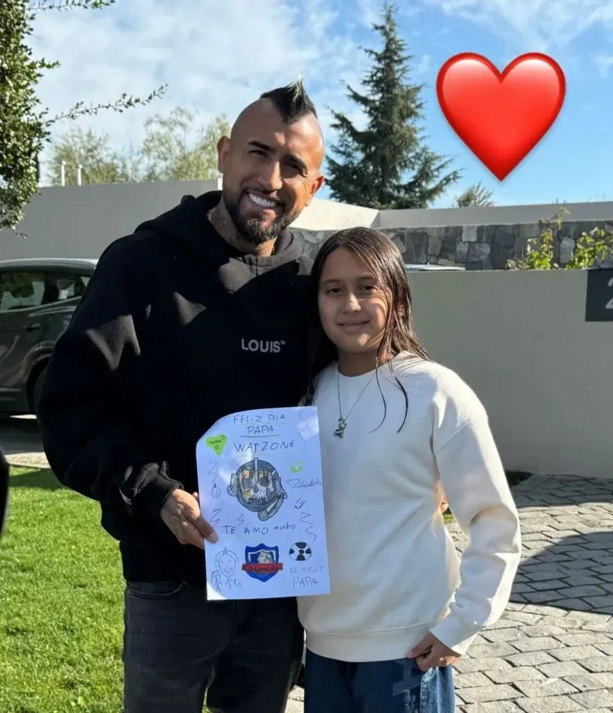 Elisabetta le dedicó un dibujo a Arturo Vidal.