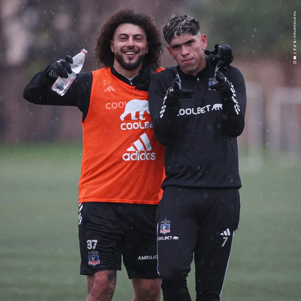 Maxi Falcón junto a Carlos Palacios en la práctica de esta jornada (Colo Colo)