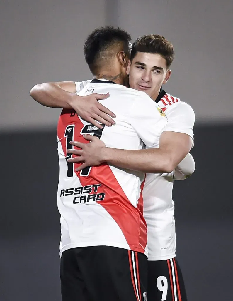 Paulo Díaz y Julián Álvarez fueron compañeros en River Plate. Ahora se enfrentarán en Copa América. Foto: Getty Images.